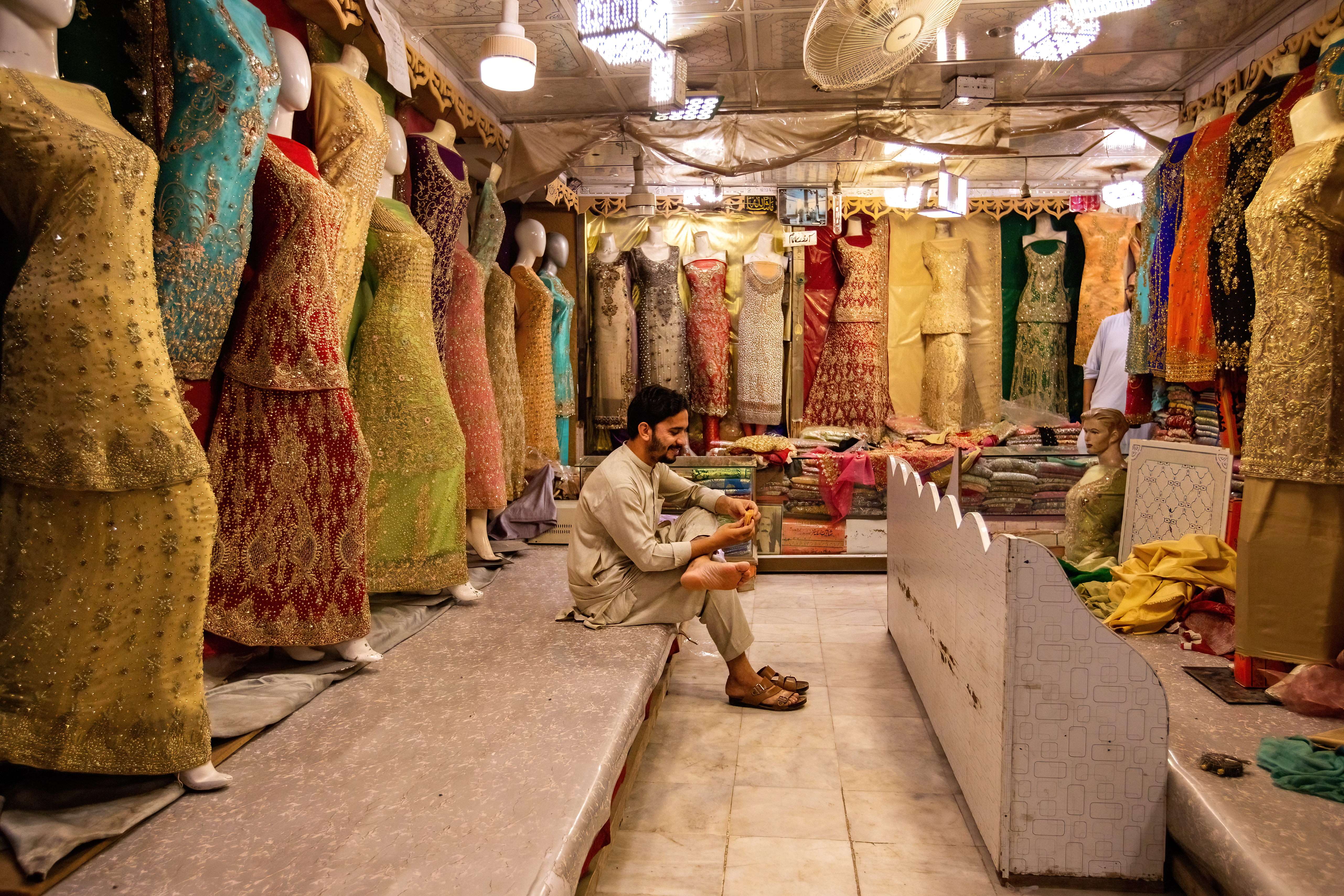 tradition-meets-trend-the-rise-of-indian-luxury-wear